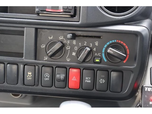 Hino DUTRO 48