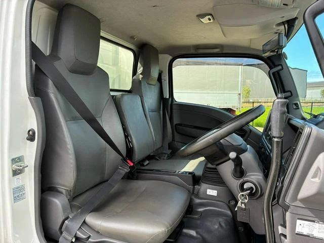 Isuzu ELF 27