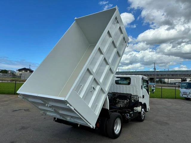 Isuzu ELF 4