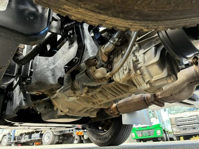 Isuzu ELF 57