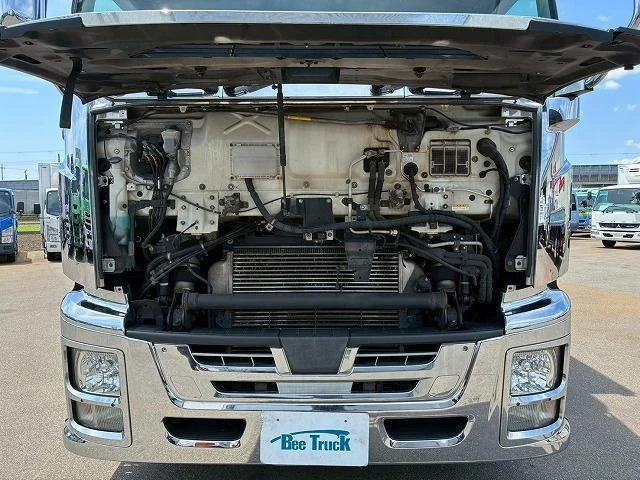 Isuzu GIGA 19