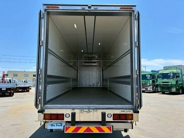 Isuzu GIGA 22
