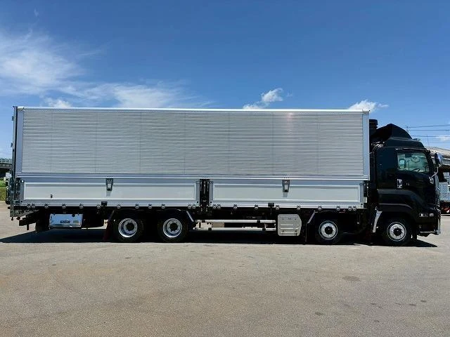 Isuzu GIGA 17