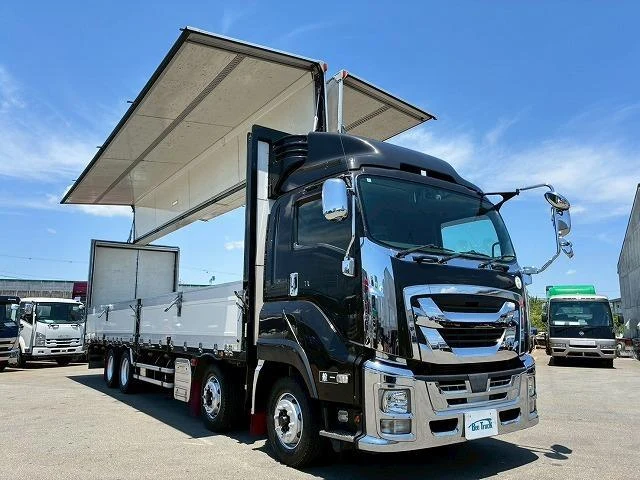 Isuzu GIGA 4