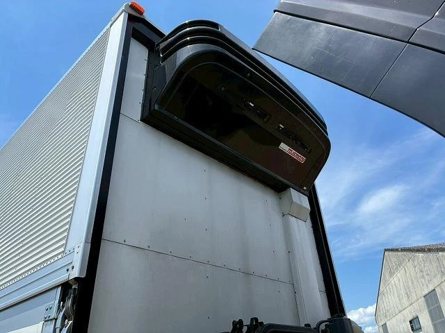 Isuzu GIGA 21