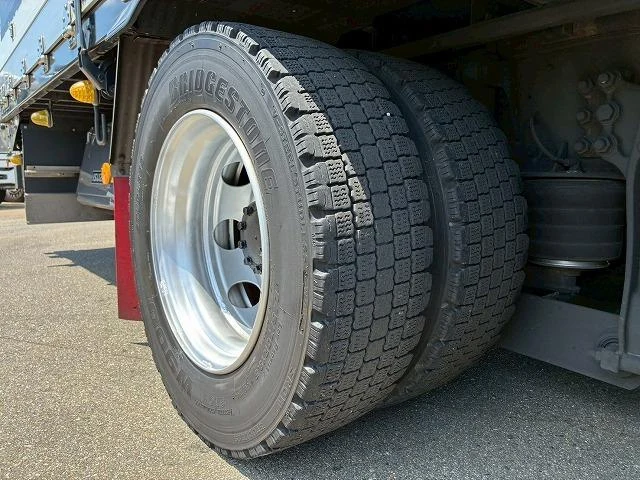 Isuzu GIGA 58