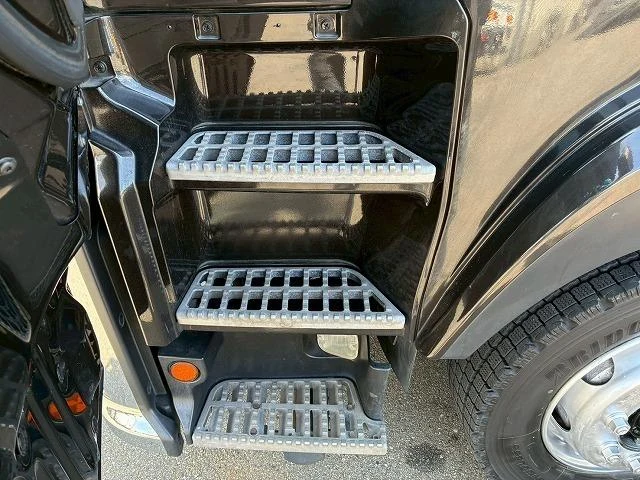 Isuzu GIGA 52