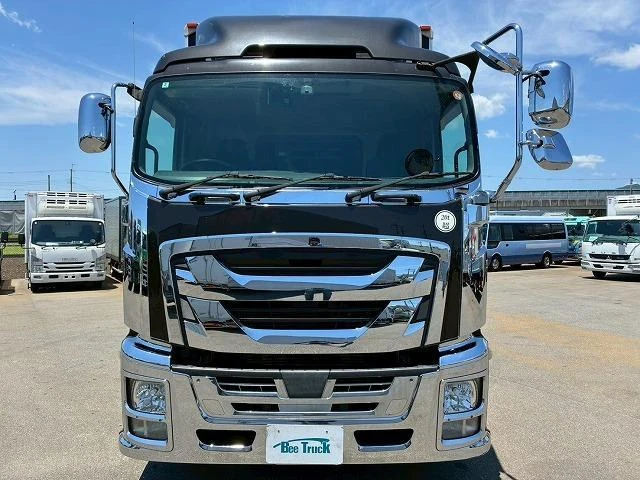 Isuzu GIGA 12