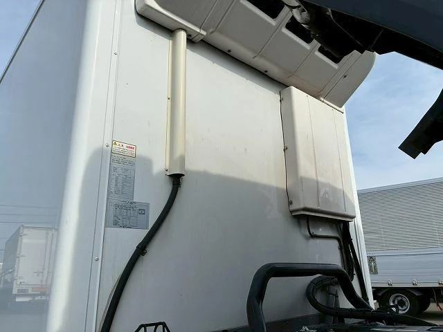 Isuzu ELF 17