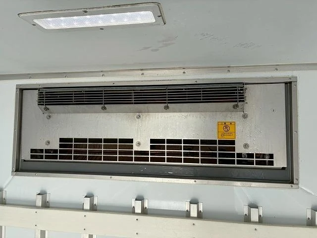 Isuzu ELF 25