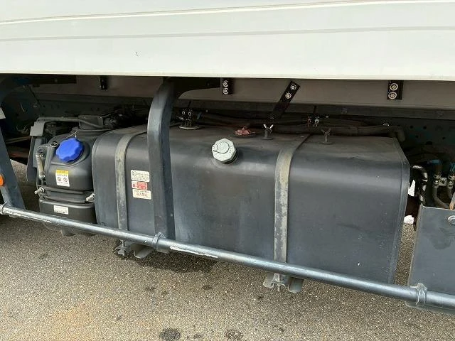 Isuzu ELF 58
