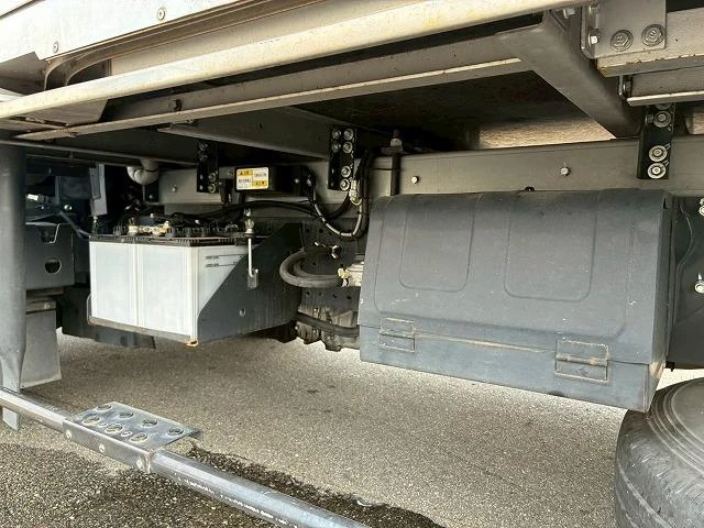 Isuzu ELF 59