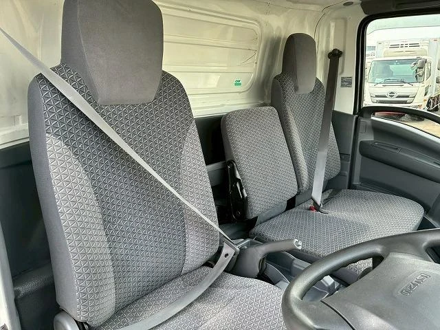 Isuzu ELF 46