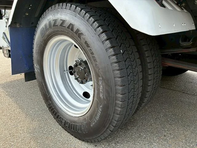 Isuzu ELF 55