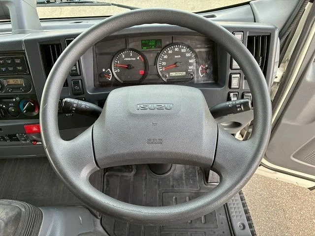 Isuzu ELF 36