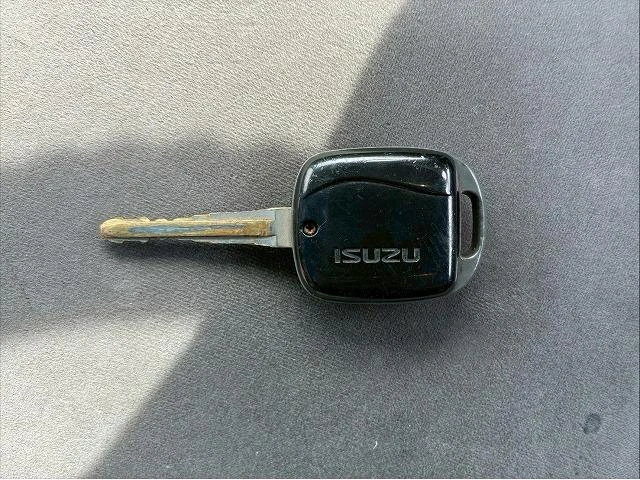 Isuzu ELF 67