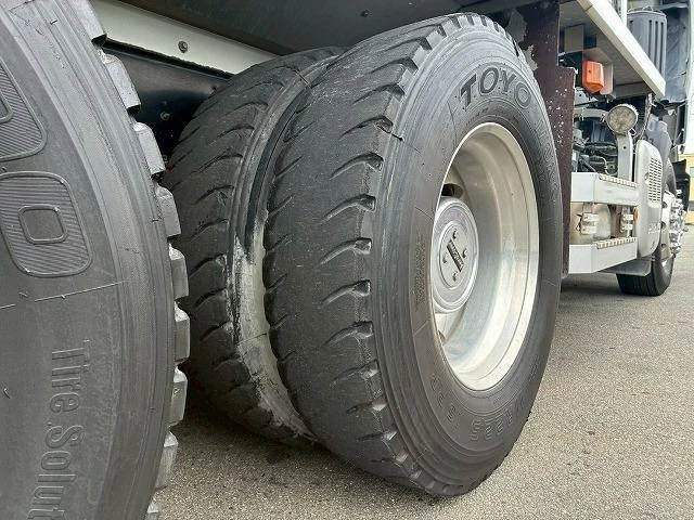 Hino PROFIA 63