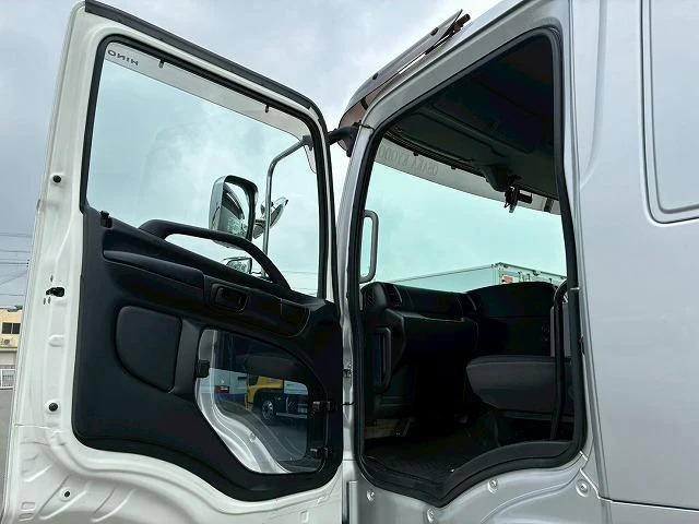 Hino PROFIA 56