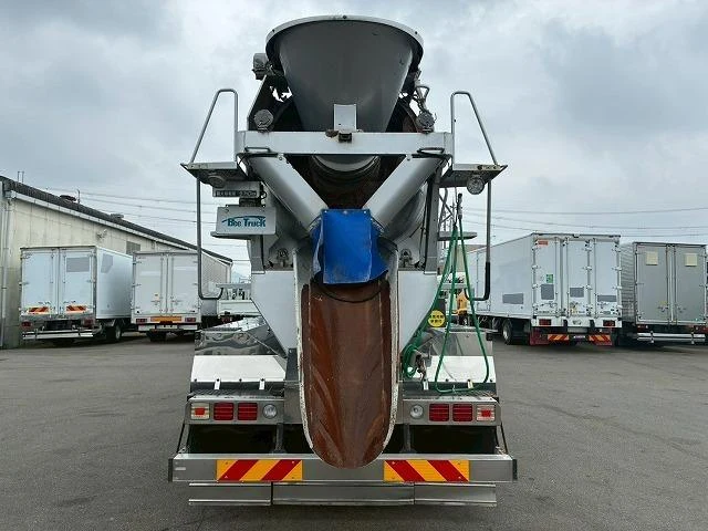 Hino PROFIA 13