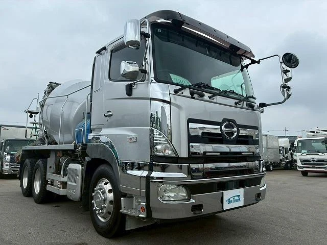 Hino PROFIA 4