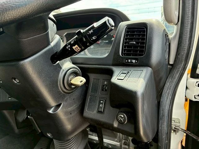 Hino RANGER 26