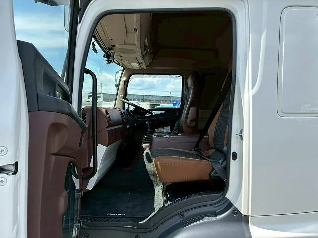 Hino RANGER 29