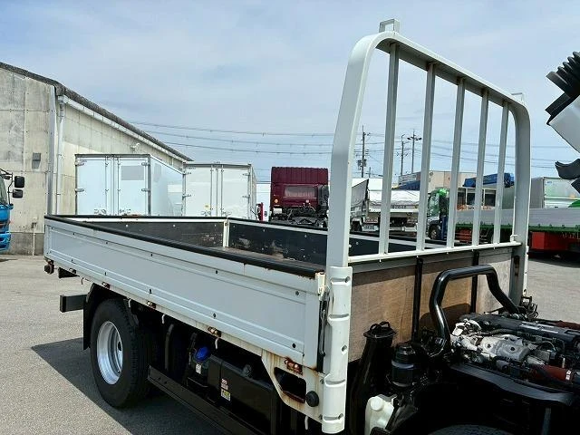 Isuzu ELF 22