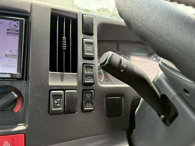 Isuzu ELF 33