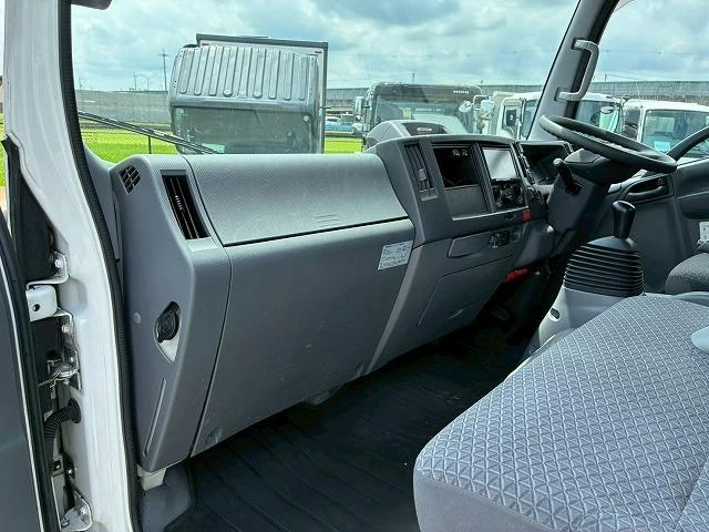 Isuzu ELF 26