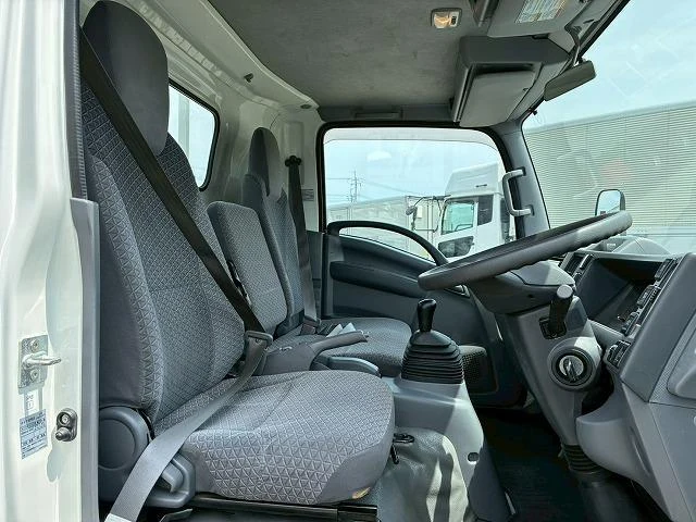 Isuzu ELF 23
