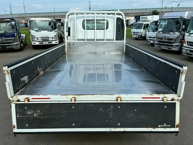 Isuzu ELF 15