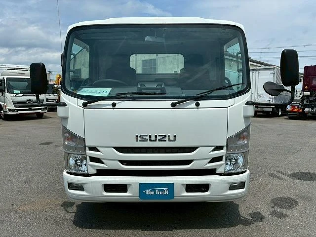 Isuzu ELF 9