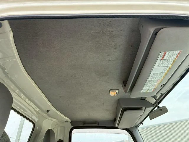 Isuzu ELF 38