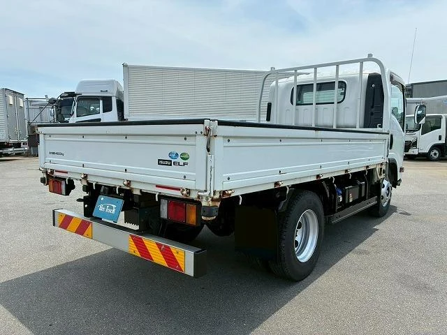 Isuzu ELF 8