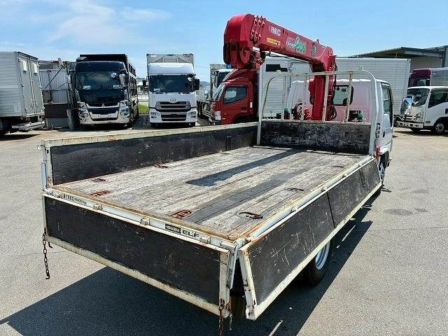 Isuzu ELF 18