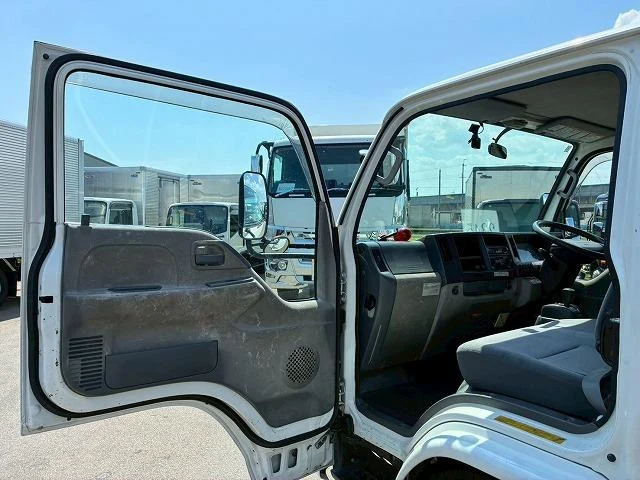 Isuzu ELF 48
