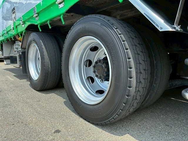 Isuzu GIGA 49