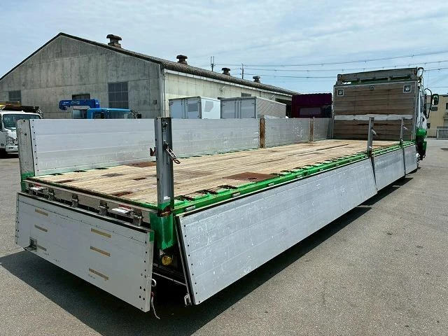 Isuzu GIGA 16