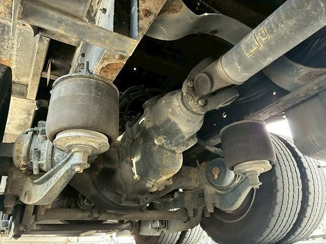 Isuzu GIGA 66