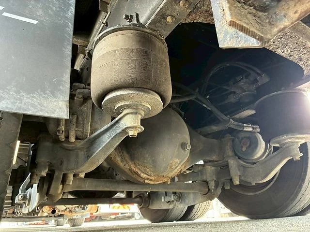 Isuzu GIGA 63