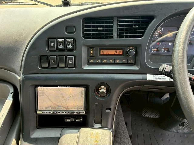 Isuzu GIGA 30