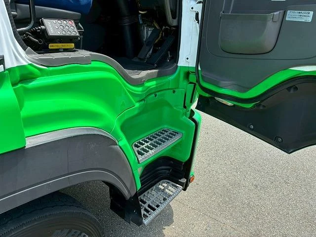 Isuzu GIGA 38