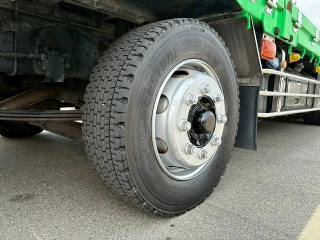 Isuzu GIGA 48