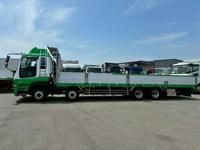 Isuzu GIGA 9