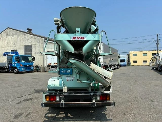 Isuzu ELF 11