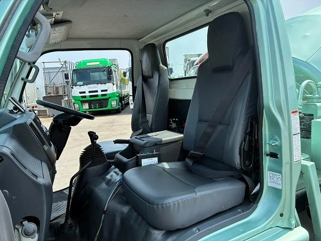 Isuzu ELF 46