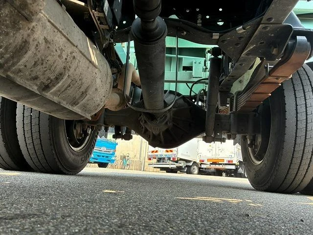 Isuzu ELF 58