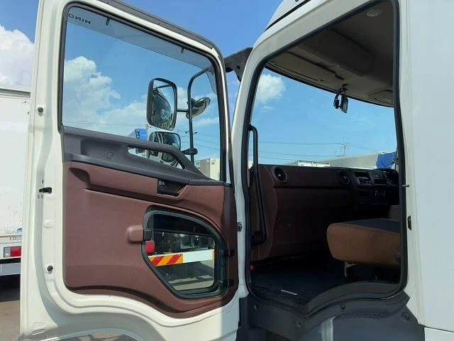 Hino RANGER 44