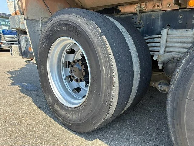 Isuzu GIGA 62