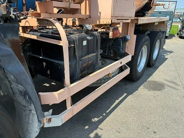Isuzu GIGA 14